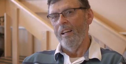 A man with Parkinson's disease on video describing how physical therapy helped him.